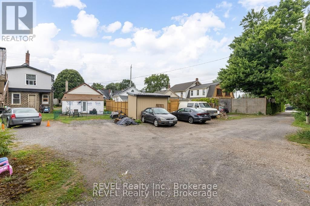 92 1/2 WELLAND AVENUE Image 9
