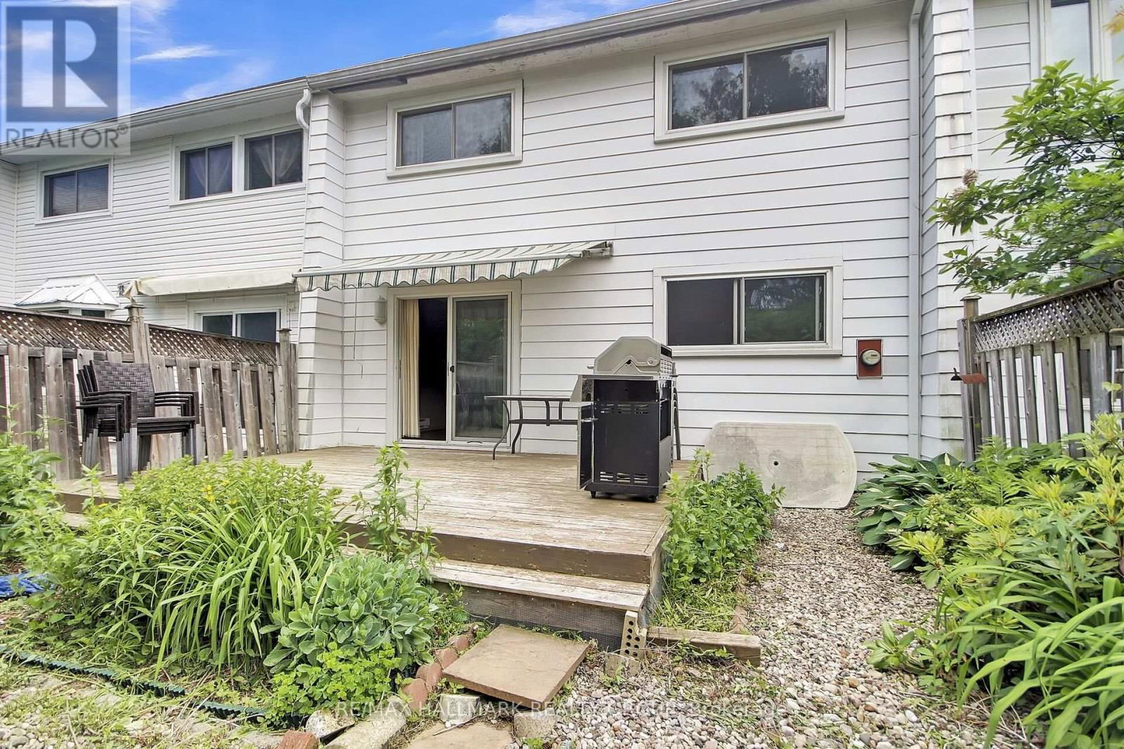 41 GRADY CRESCENT Image 45