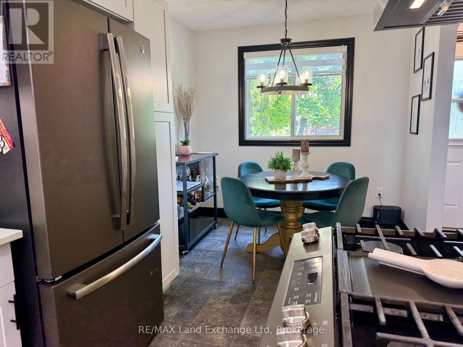 152 BENNETT STREET EAST Image 8