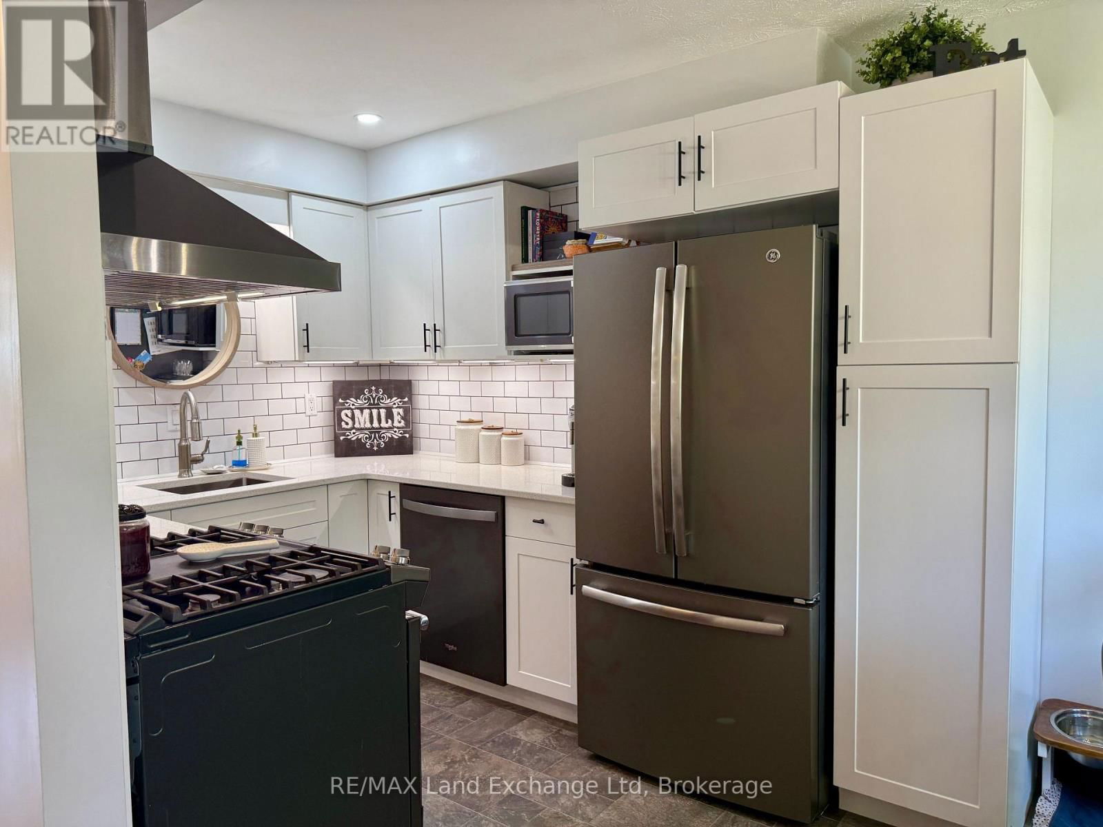 152 BENNETT STREET EAST Image 9