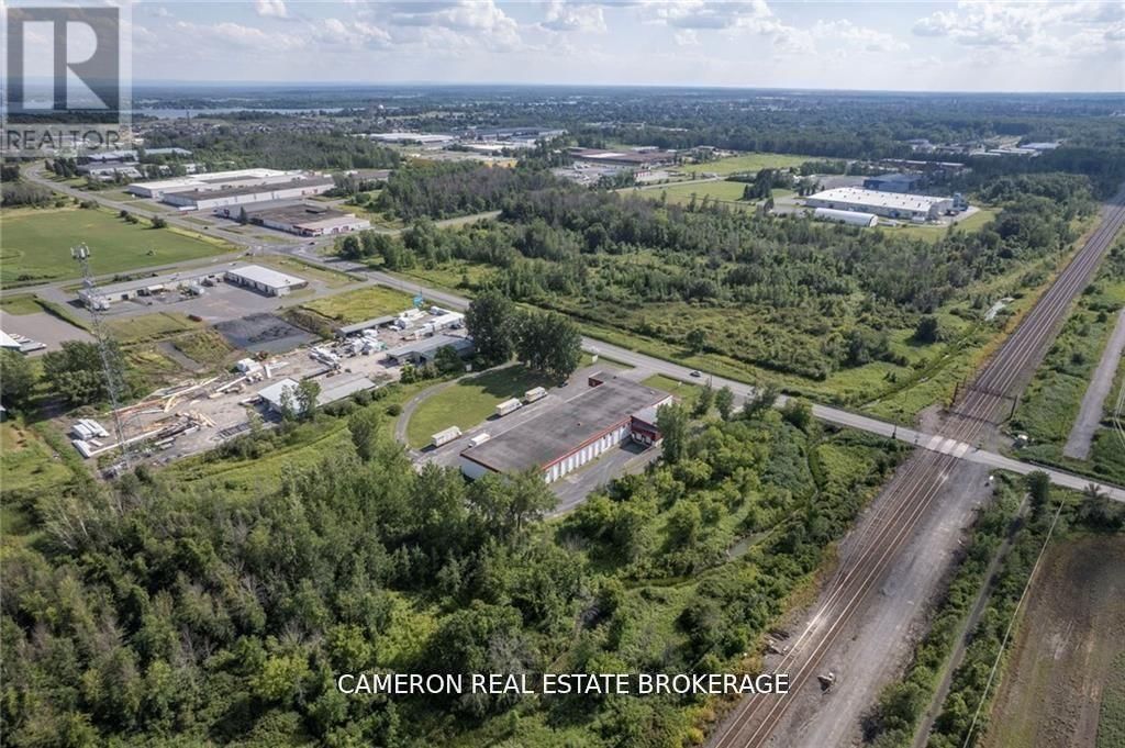 UNIT #1 - 950 BOUNDARY ROAD Image 2