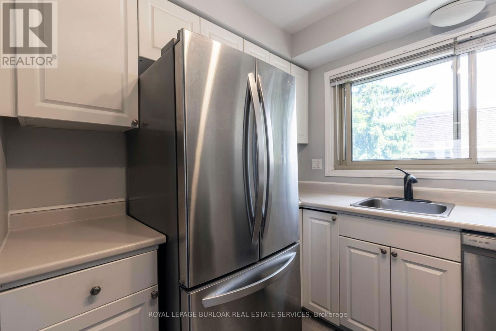 16 - 125 BONAVENTURE DRIVE Image 6