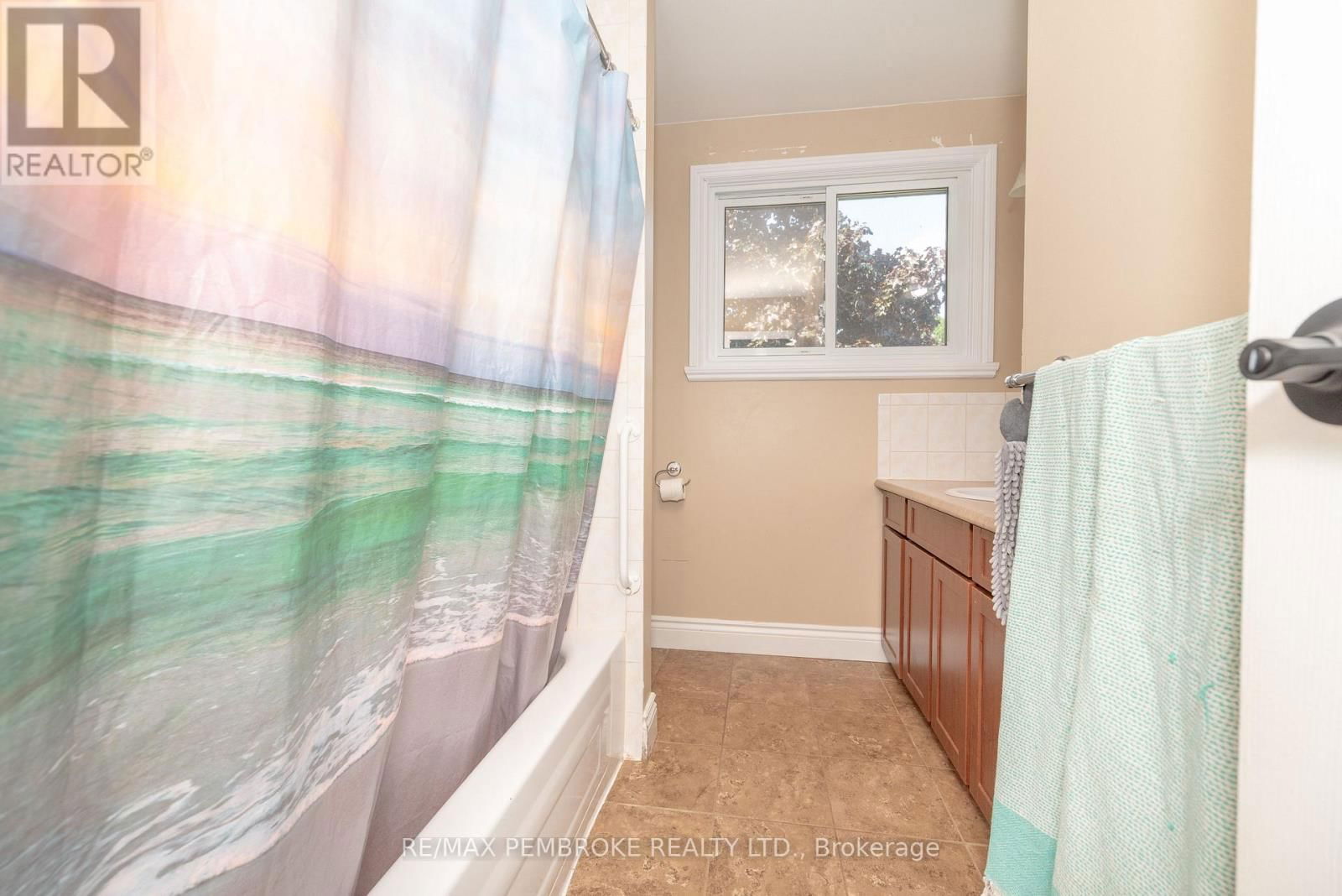 10 PINE PLACE Image 28