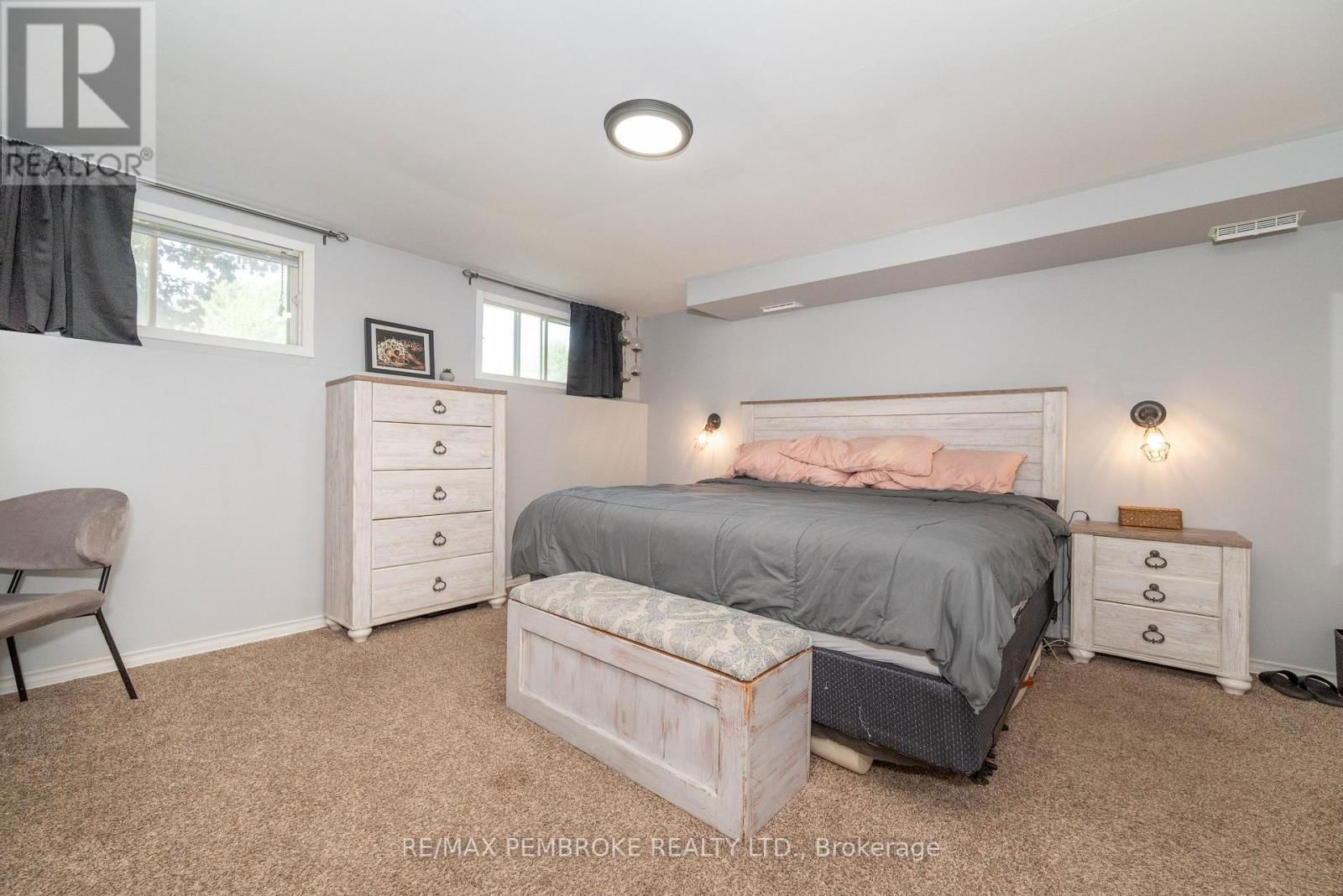 10 PINE PLACE Image 31