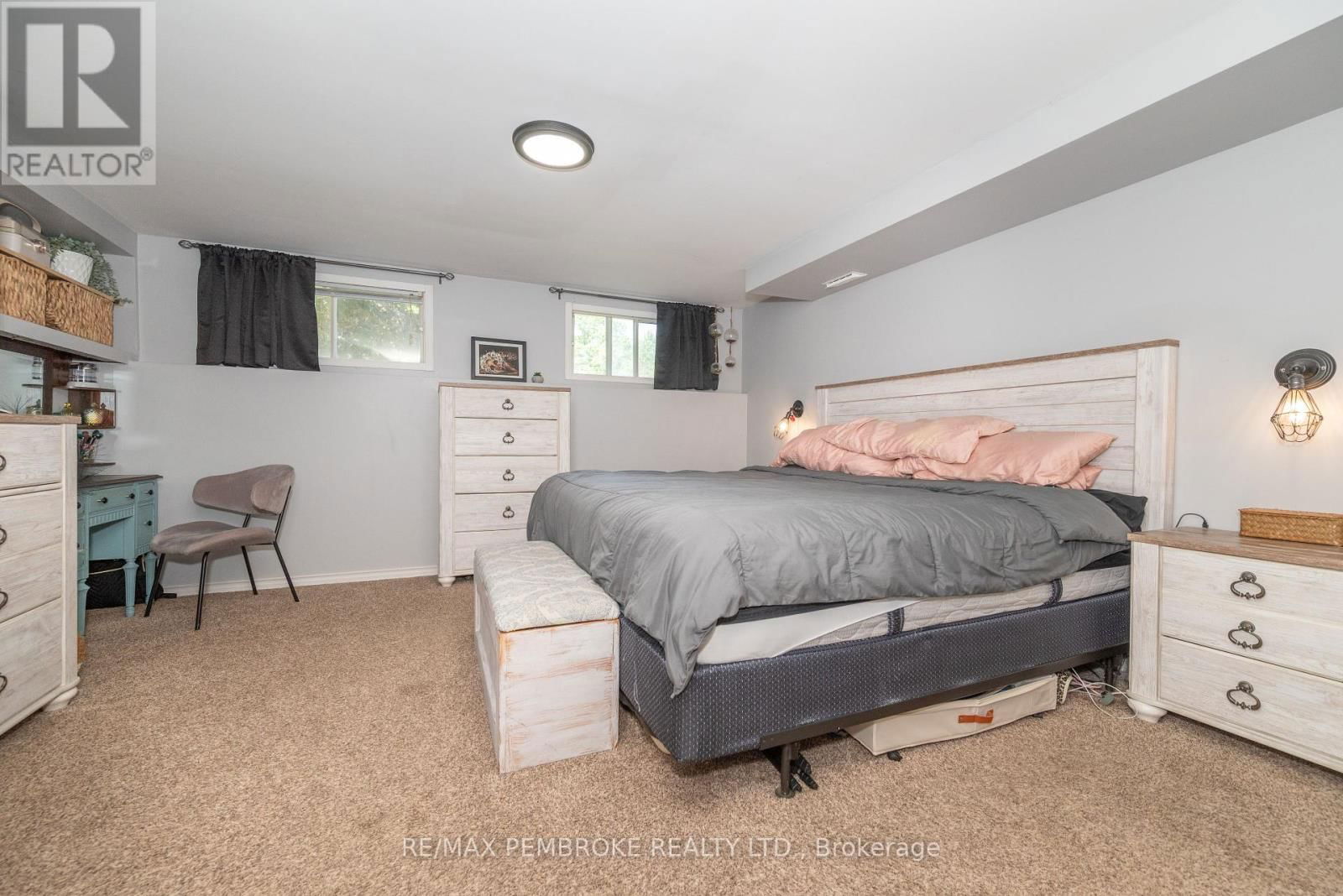10 PINE PLACE Image 33