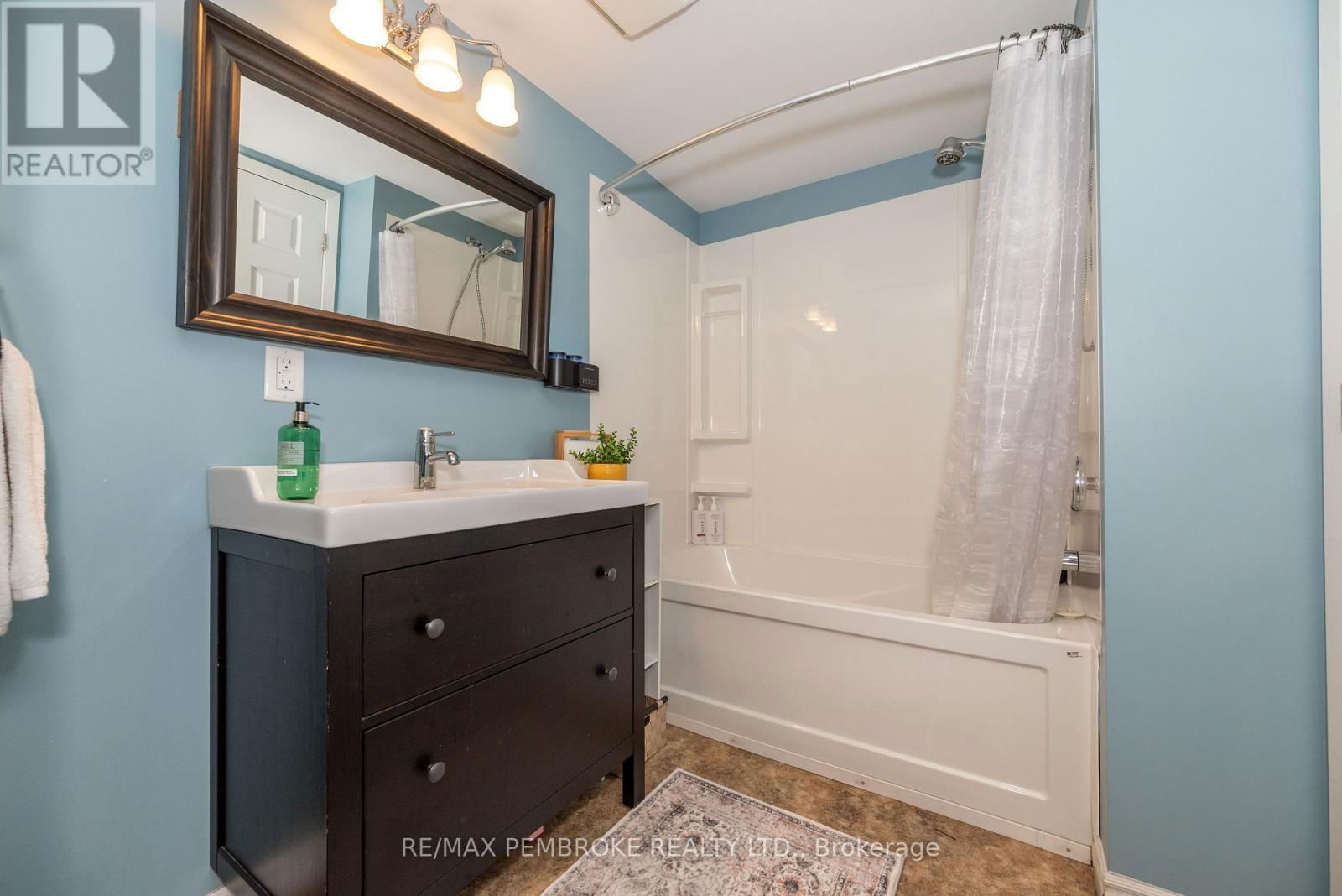 10 PINE PLACE Image 36