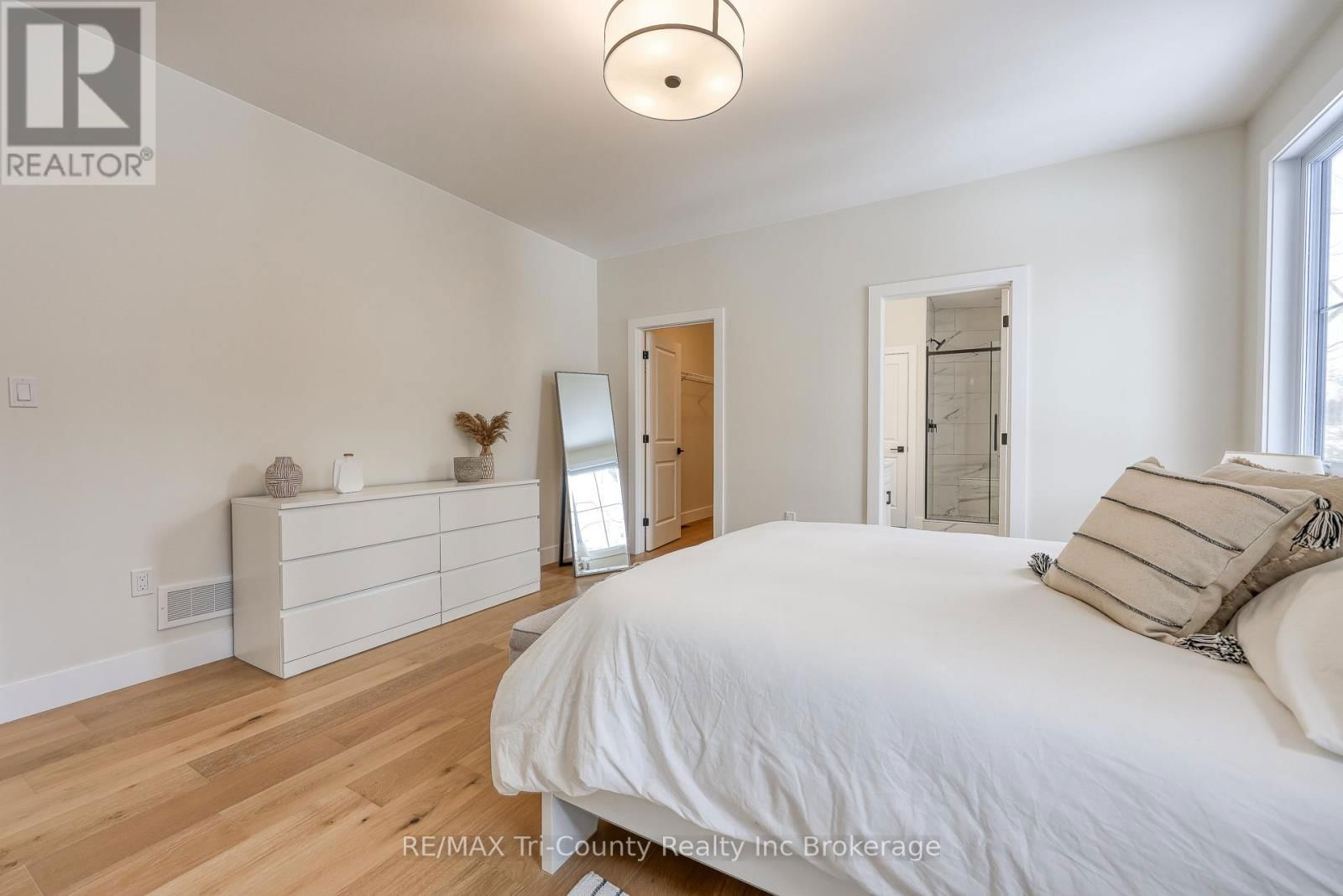 66 TALBOT STREET Image 16