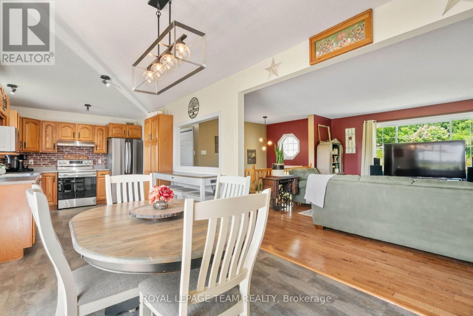 627 UPPER OAKLEAF ROAD Image 12