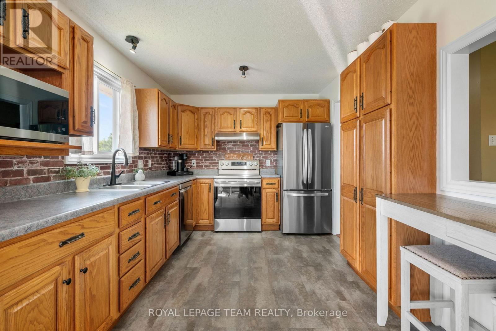 627 UPPER OAKLEAF ROAD Image 13