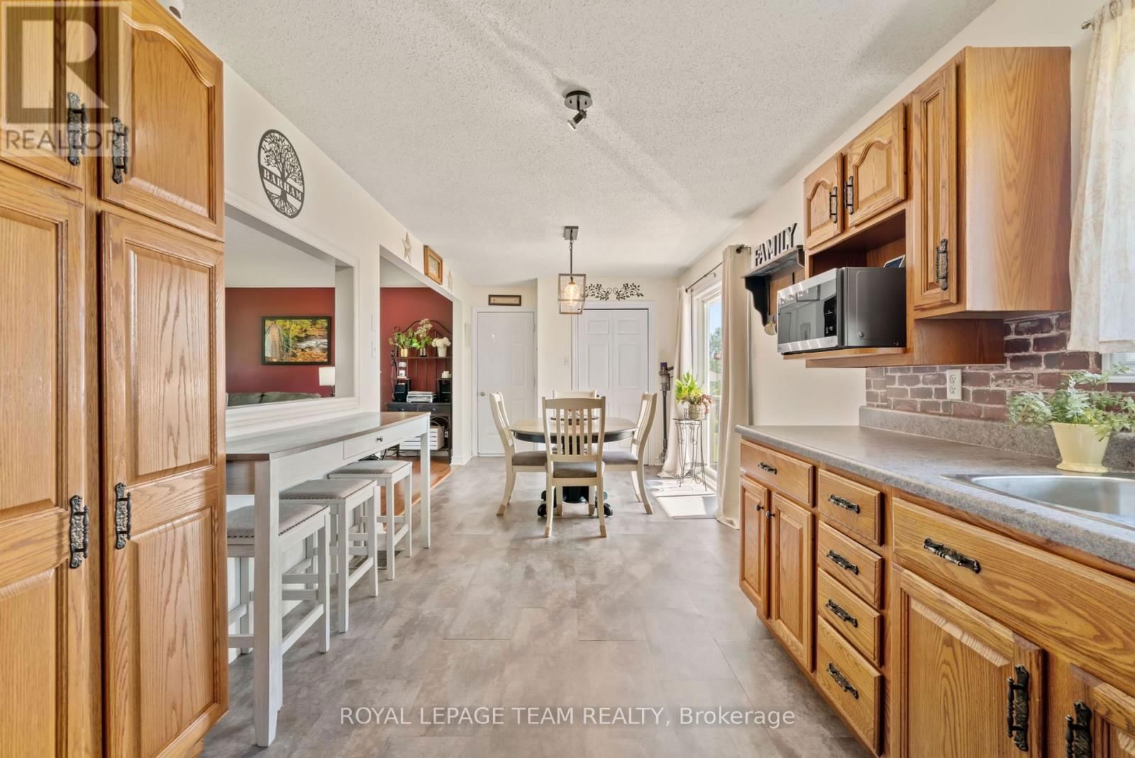 627 UPPER OAKLEAF ROAD Image 15