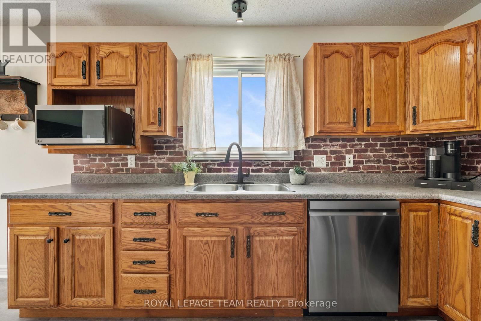 627 UPPER OAKLEAF ROAD Image 16