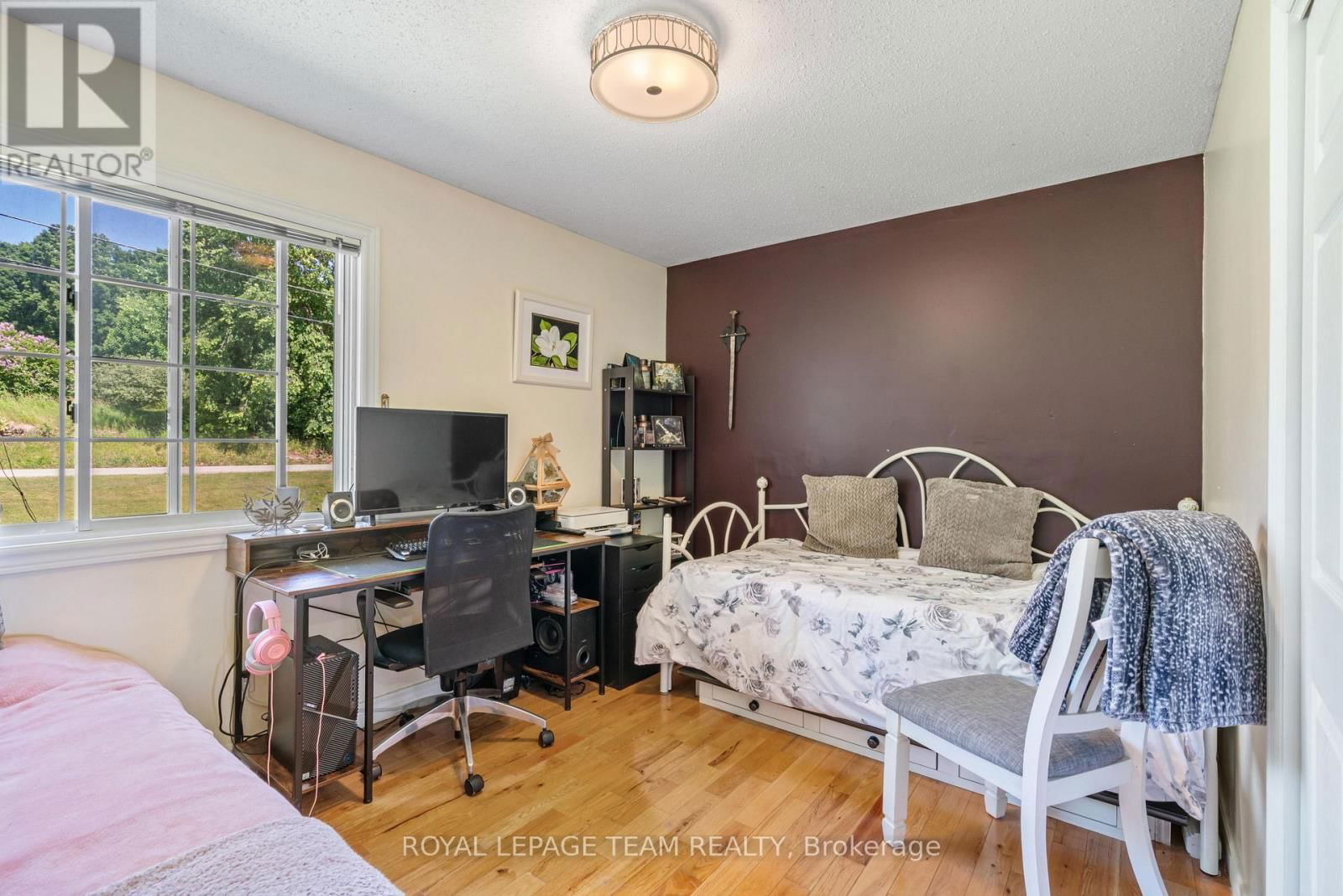627 UPPER OAKLEAF ROAD Image 22