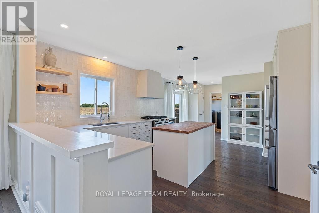 228 LABELLE STREET Image 15