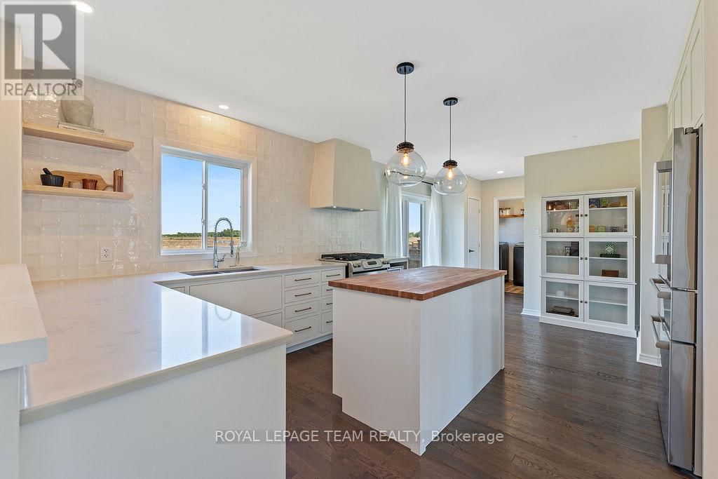 228 LABELLE STREET Image 16