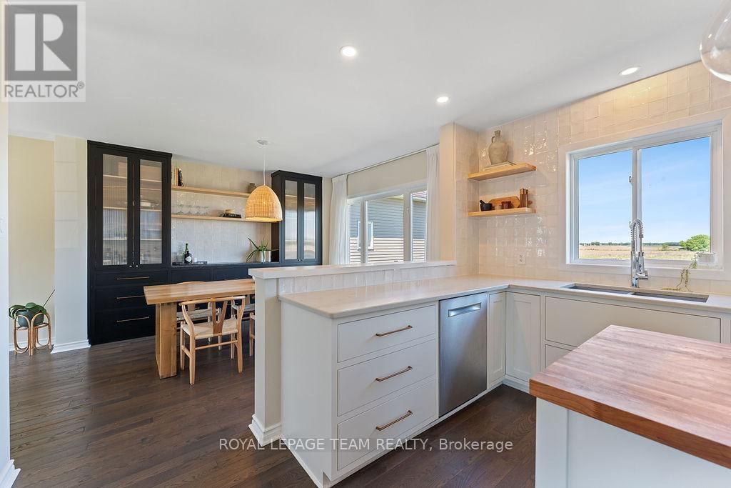 228 LABELLE STREET Image 21