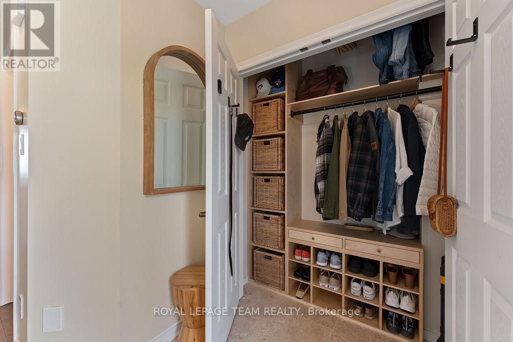 228 LABELLE STREET Image 25