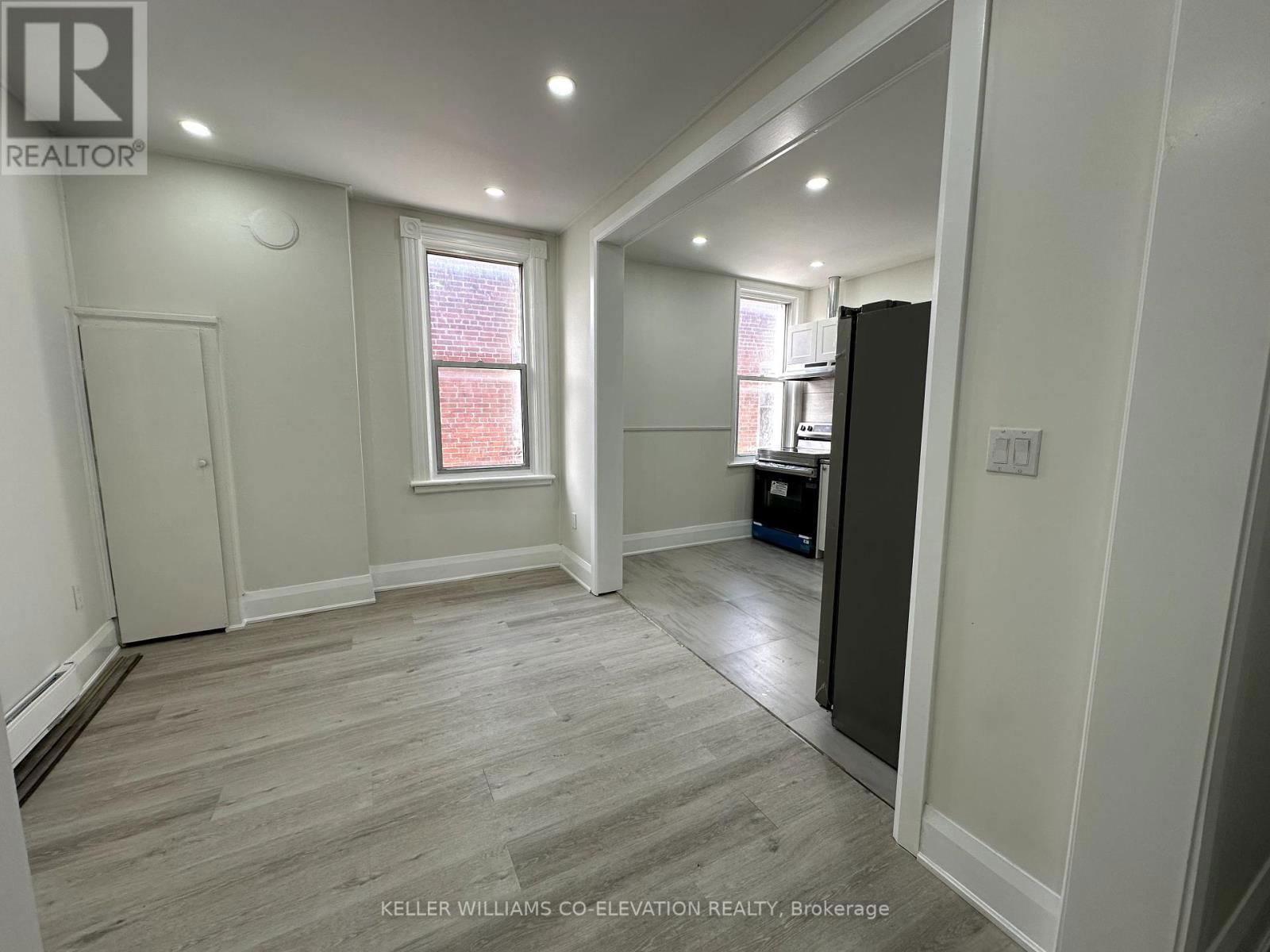 5 GEORGE ST STREET WEST Image 1