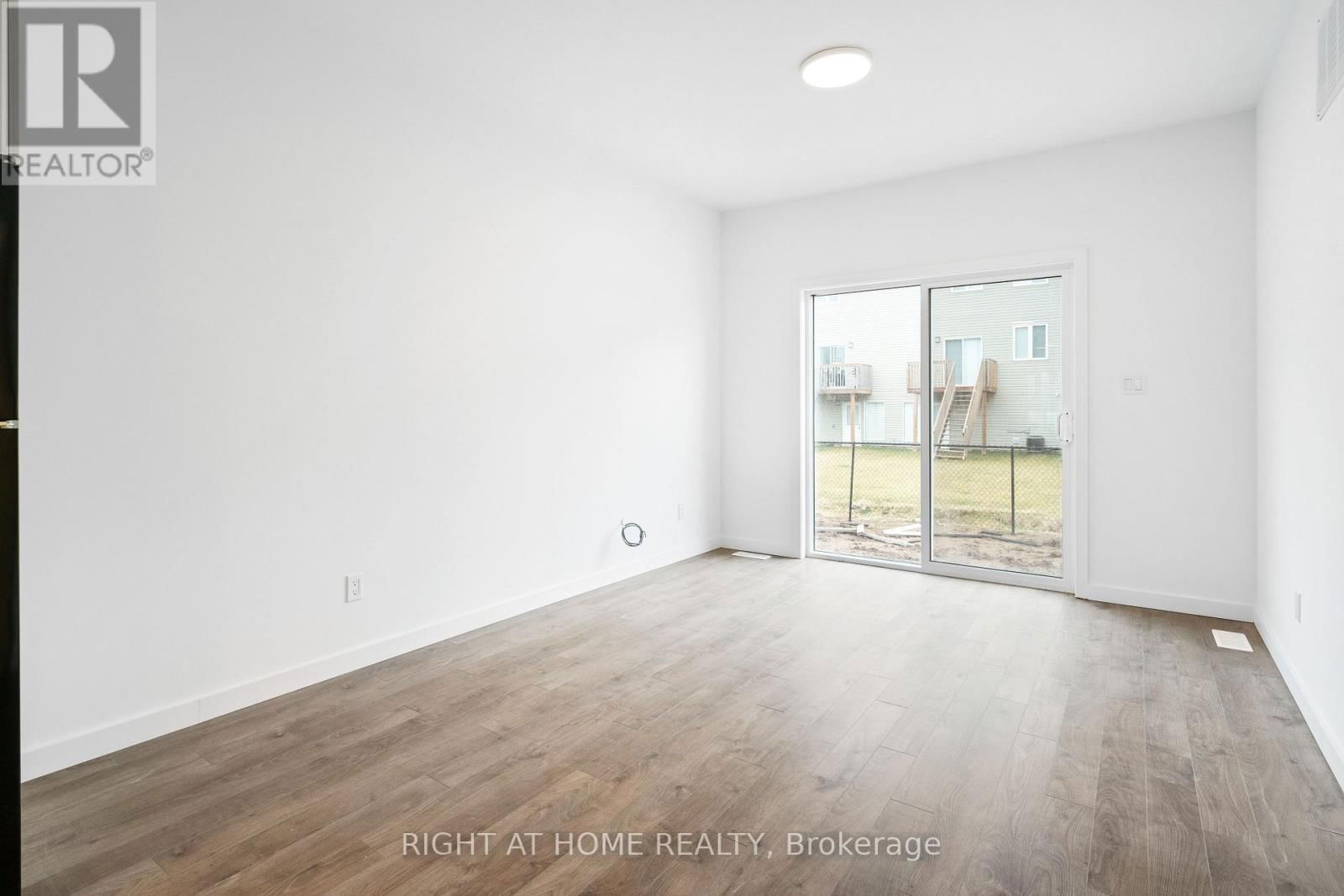 42 WATERLEAF TR EAST Image 11