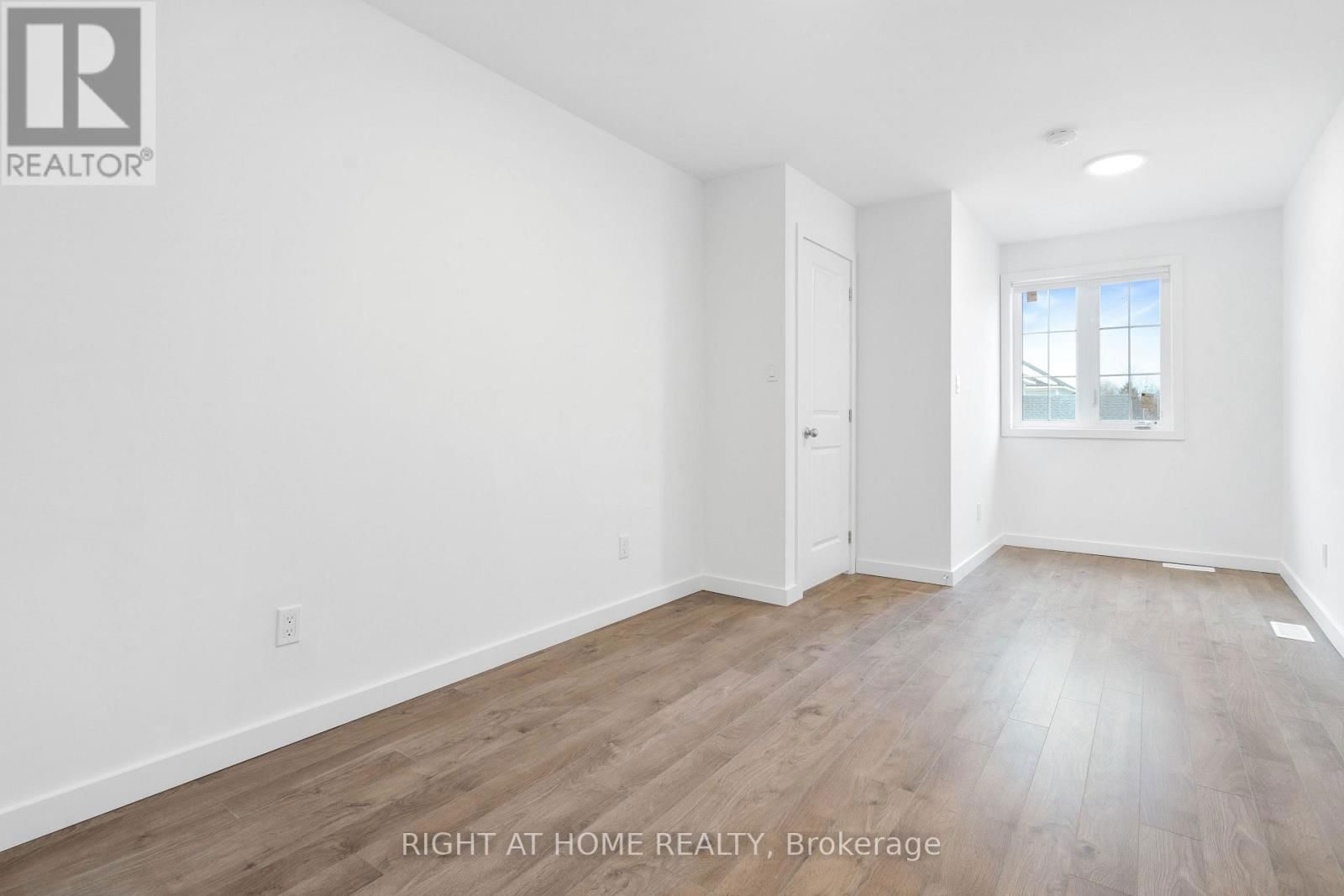 42 WATERLEAF TR EAST Image 18