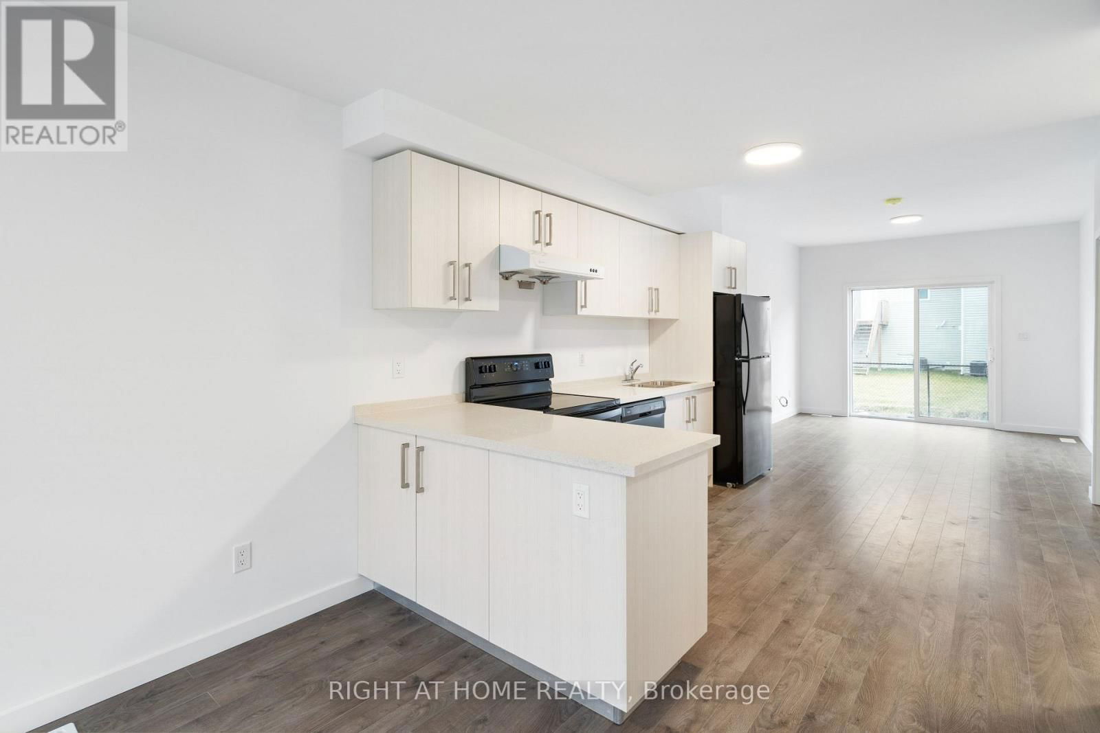 42 WATERLEAF TR EAST Image 3