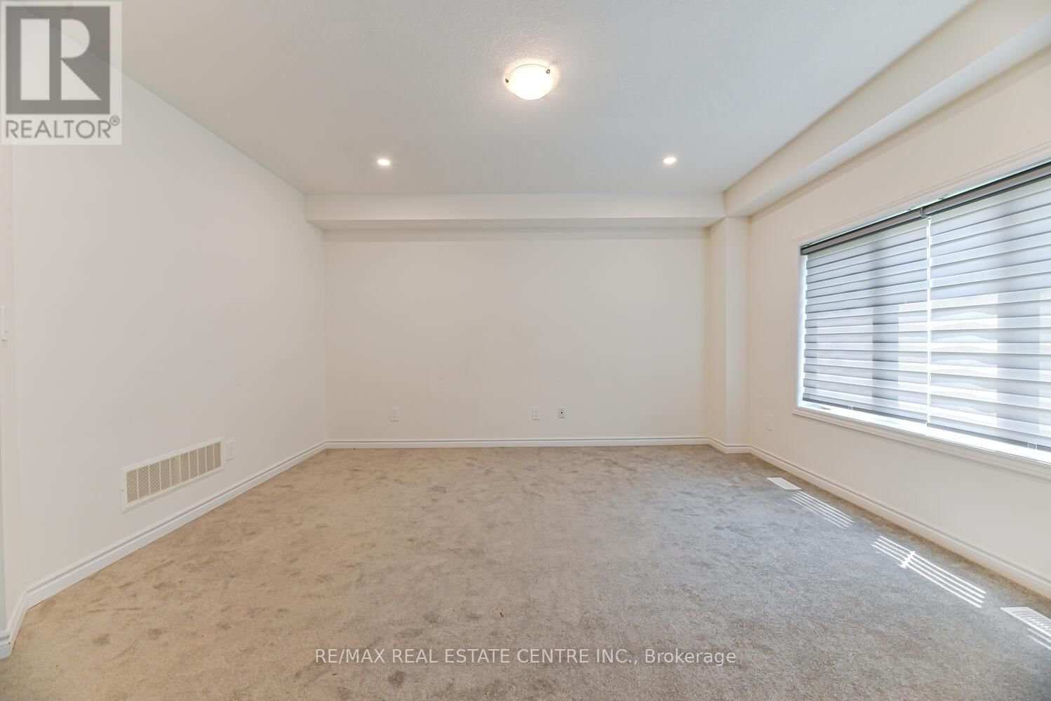 8 STOKES ROAD Image 15