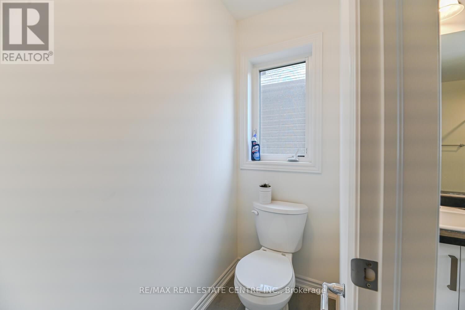 8 STOKES ROAD Image 26