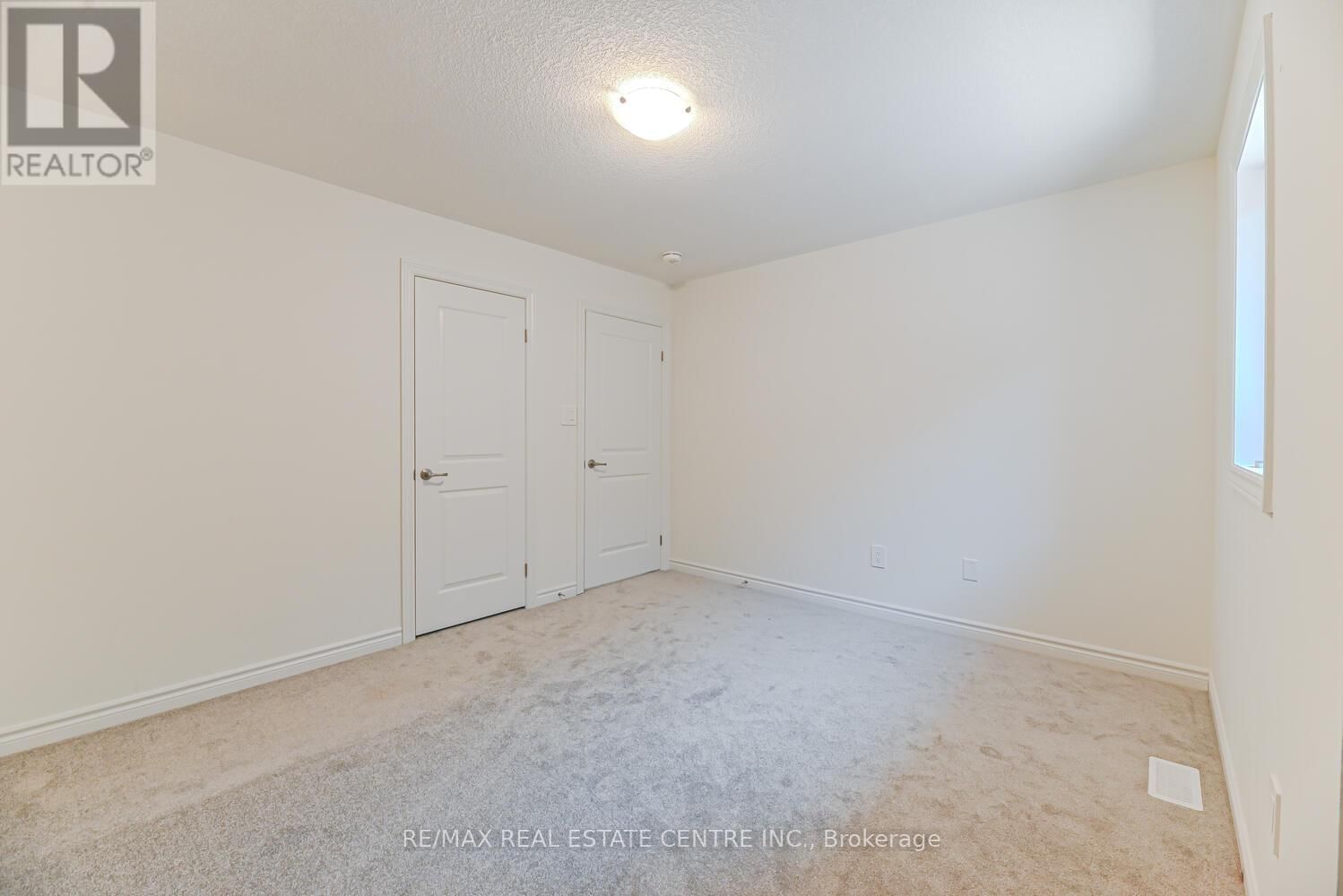 8 STOKES ROAD Image 34