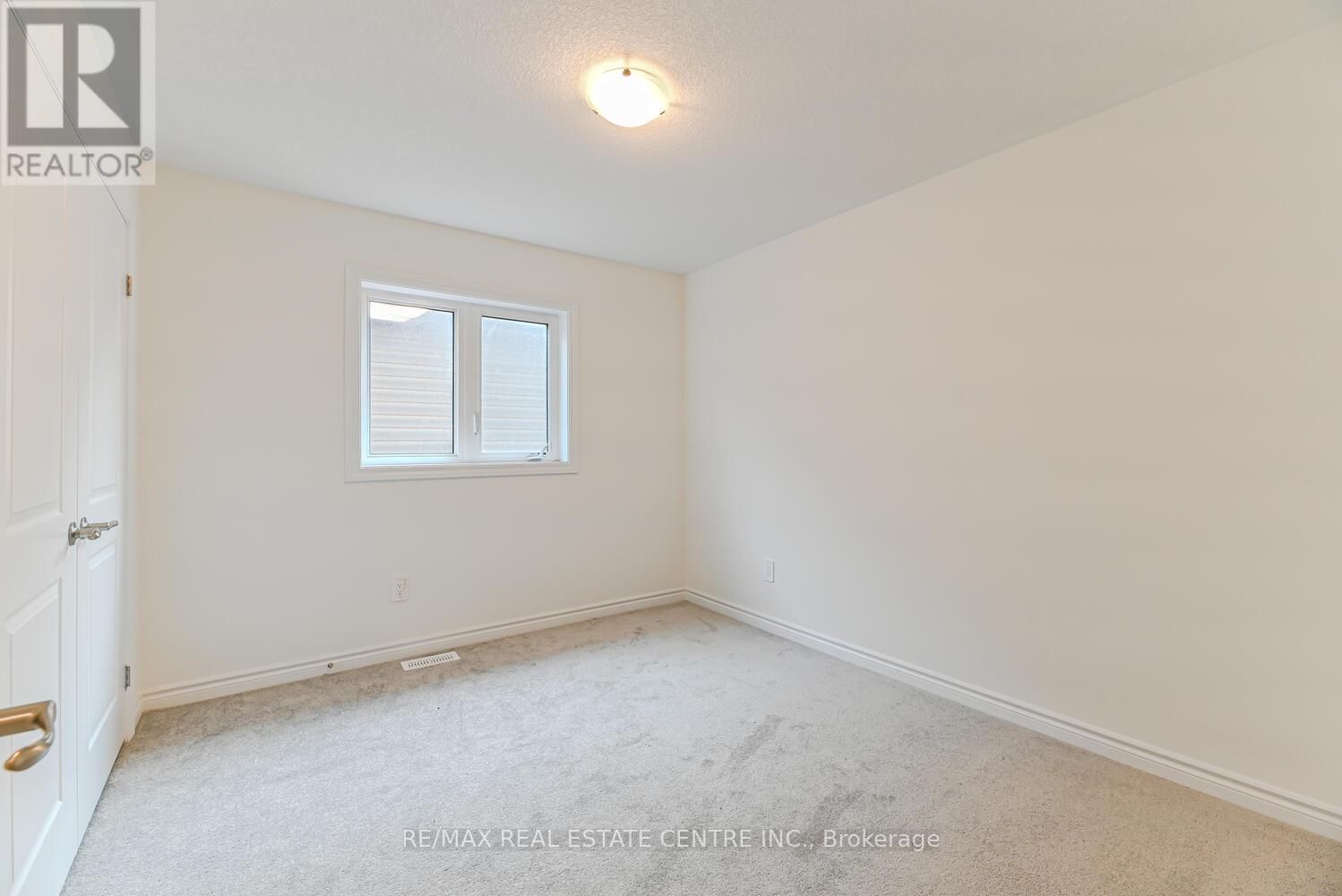8 STOKES ROAD Image 36