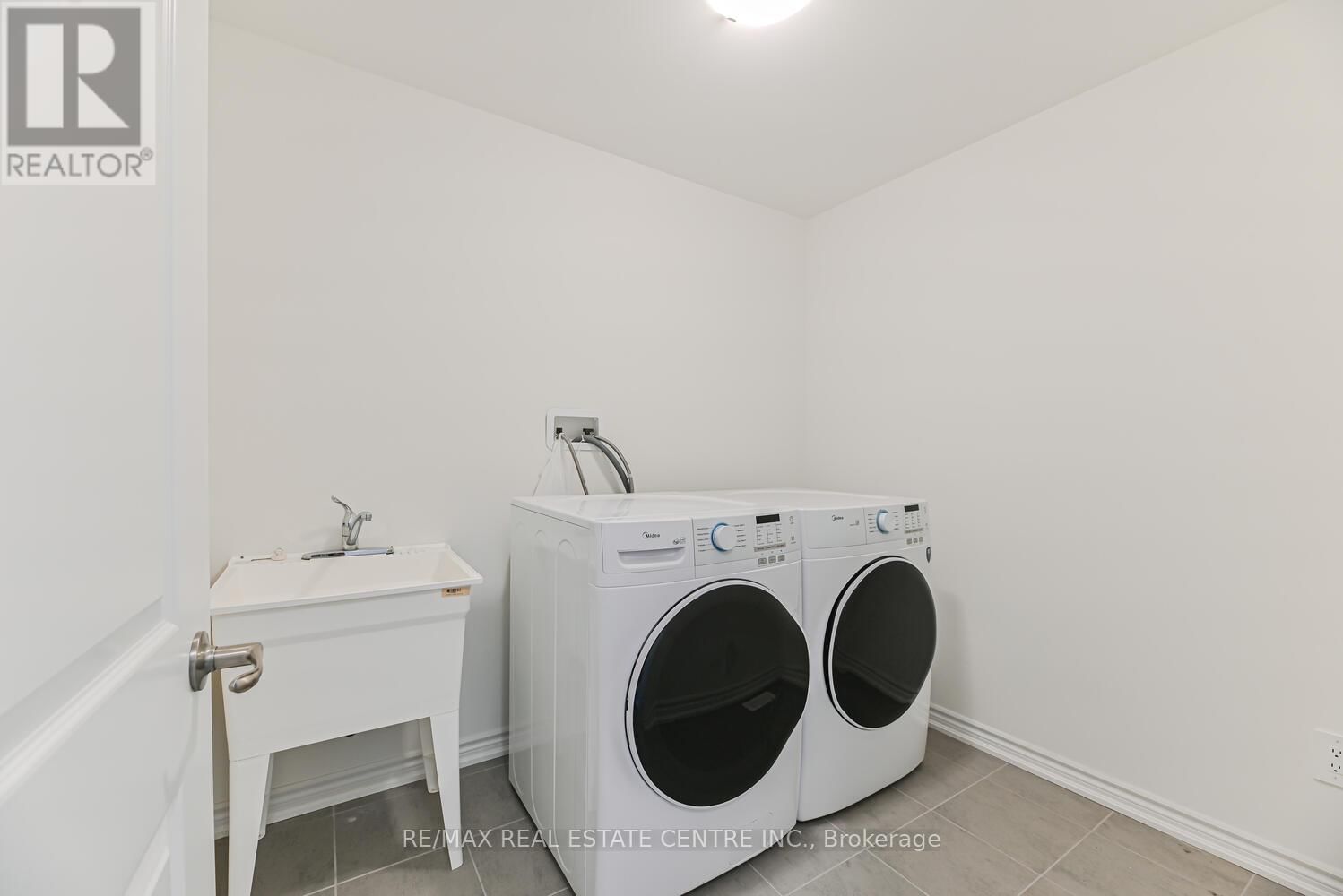 8 STOKES ROAD Image 39