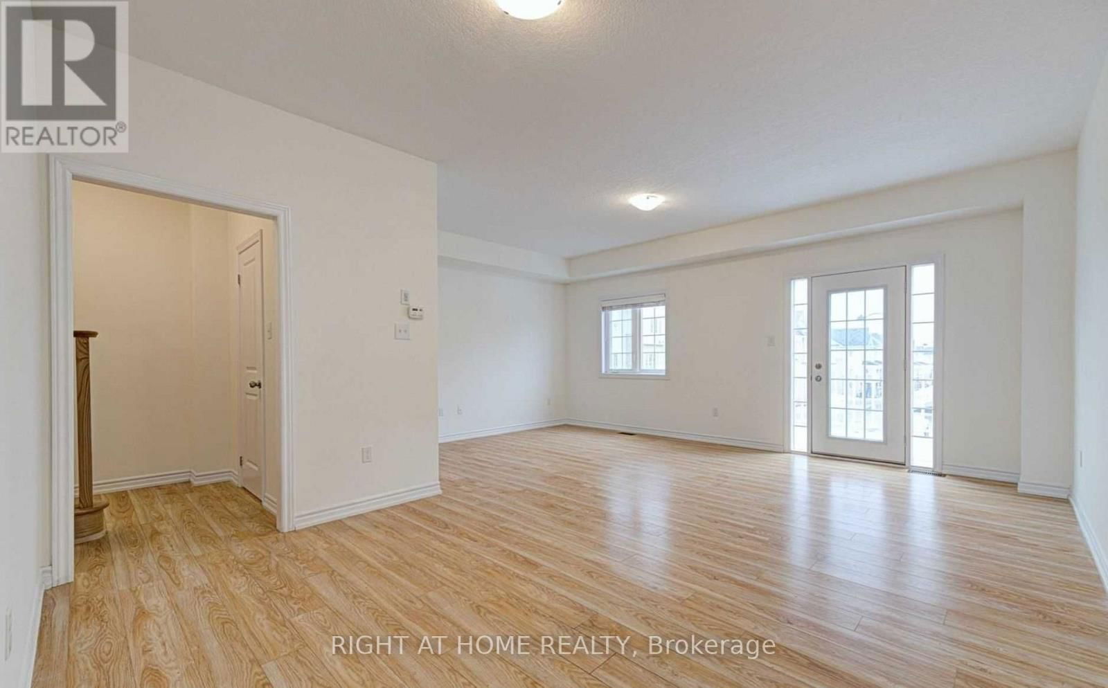 43 - 88 DECORSO DRIVE Image 11