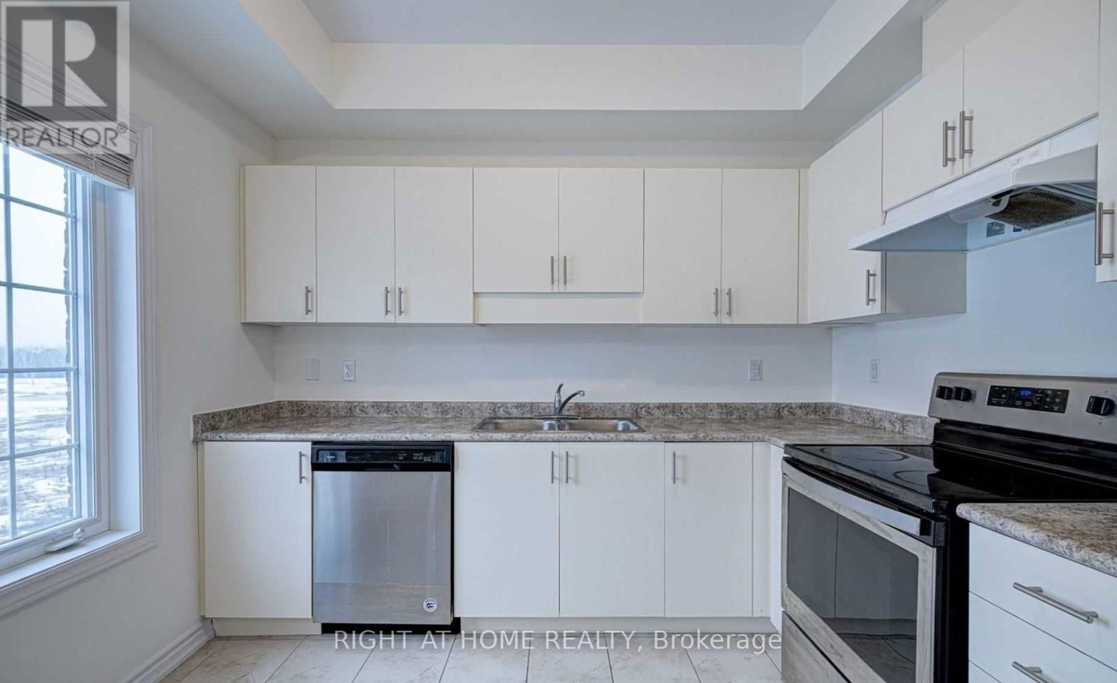 43 - 88 DECORSO DRIVE Image 9