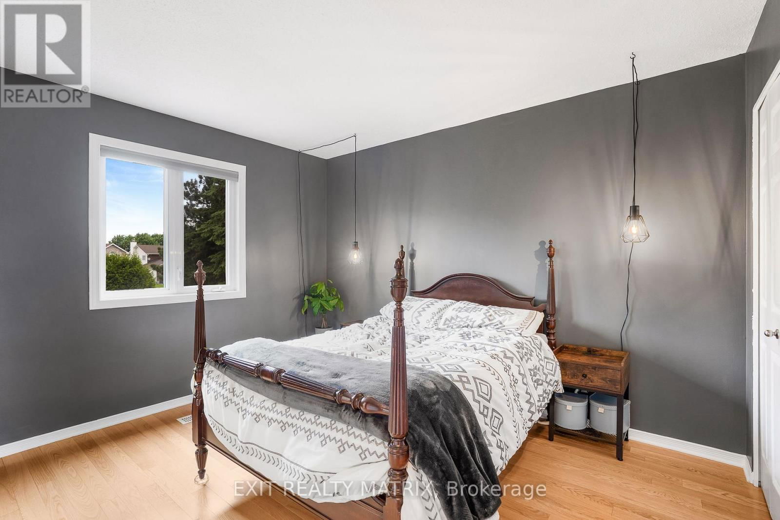 1690 CAMINITI CRESCENT Image 25