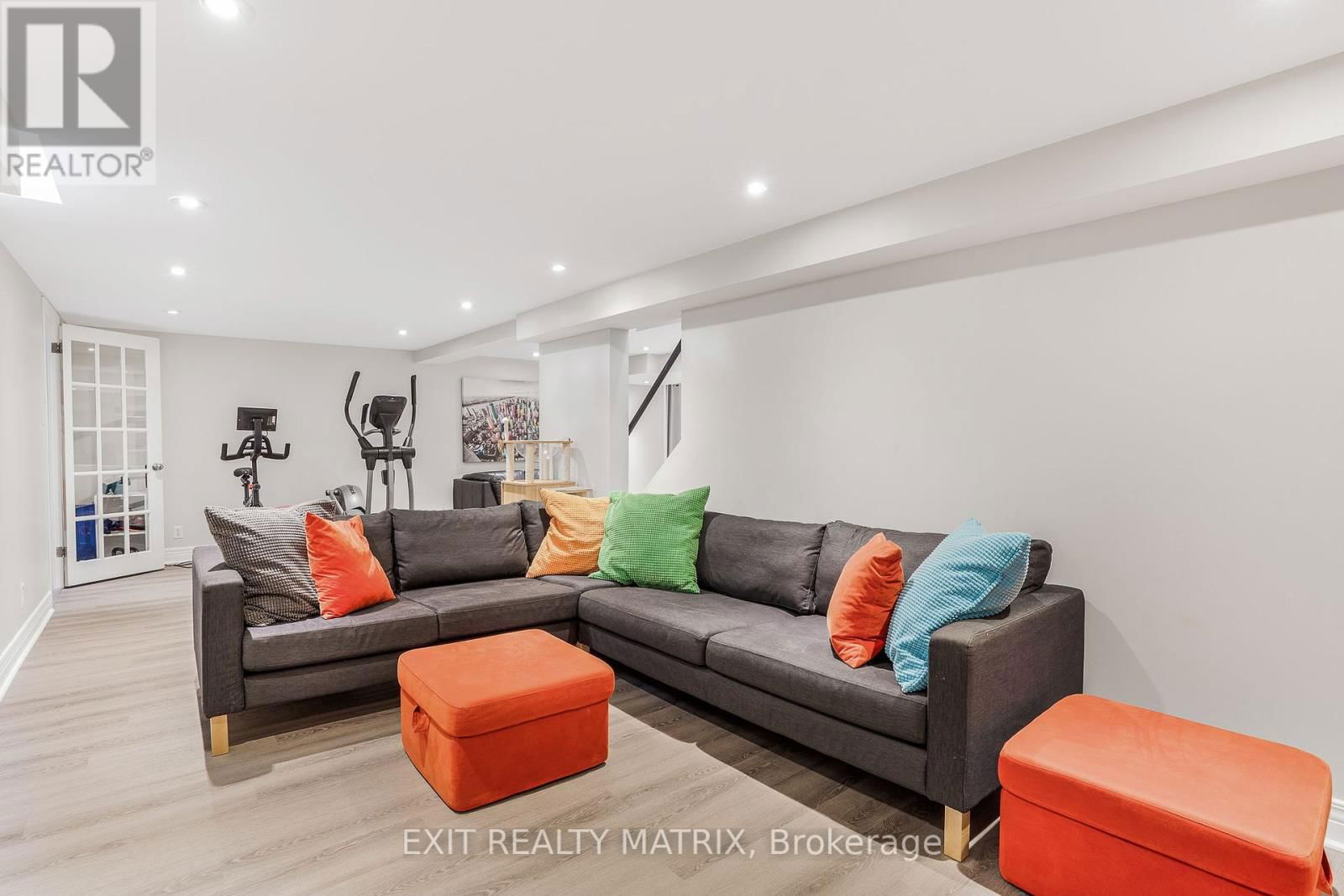 1690 CAMINITI CRESCENT Image 33