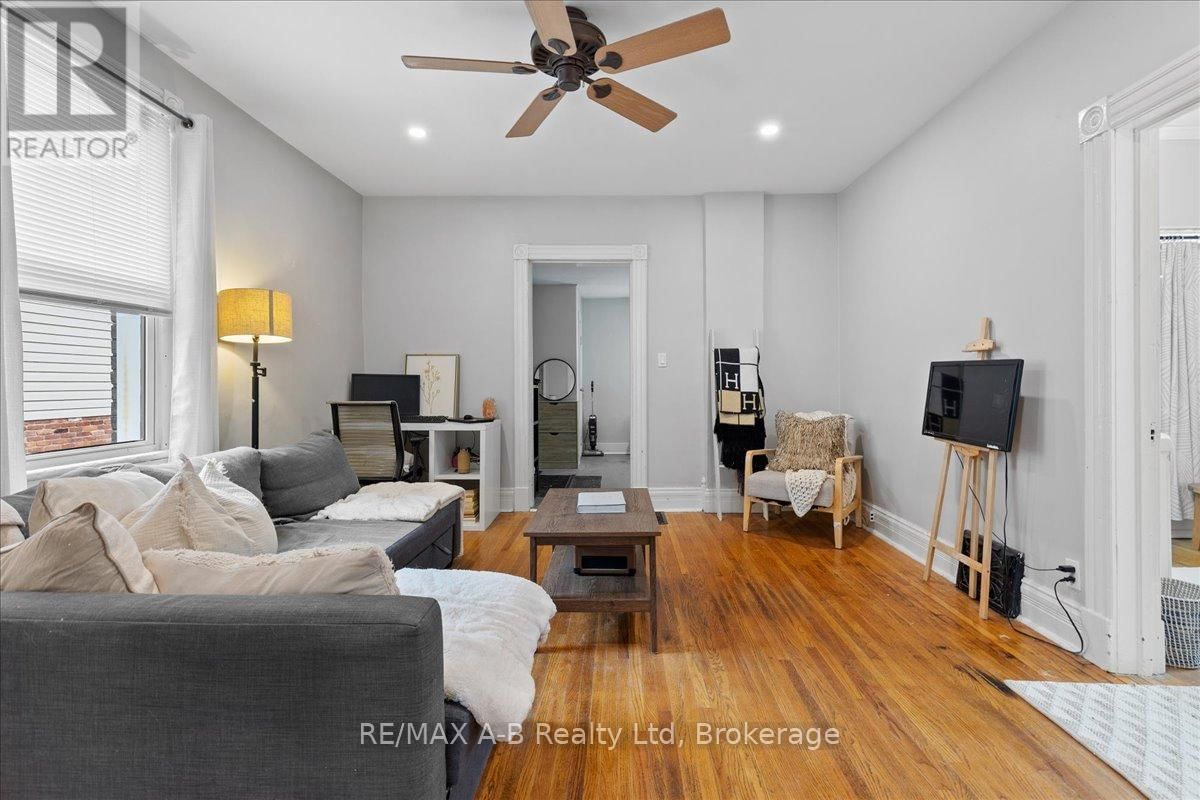 616 ONTARIO STREET Image 13
