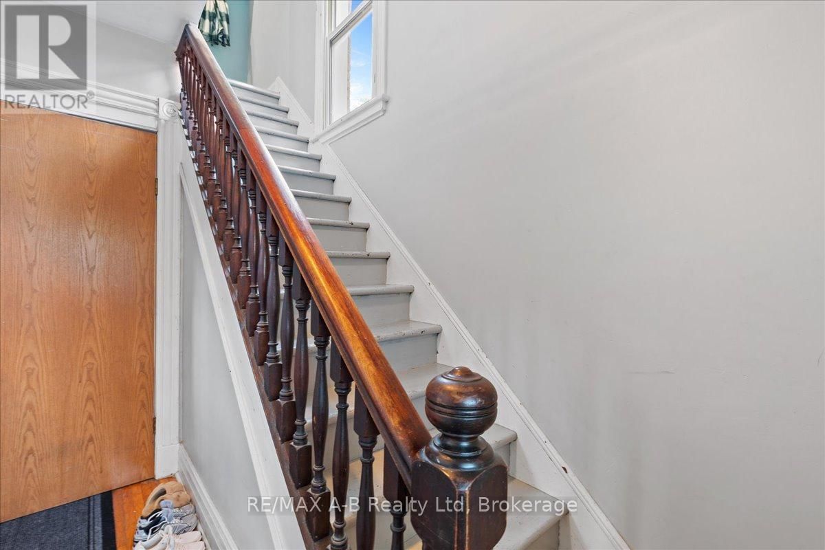 616 ONTARIO STREET Image 19