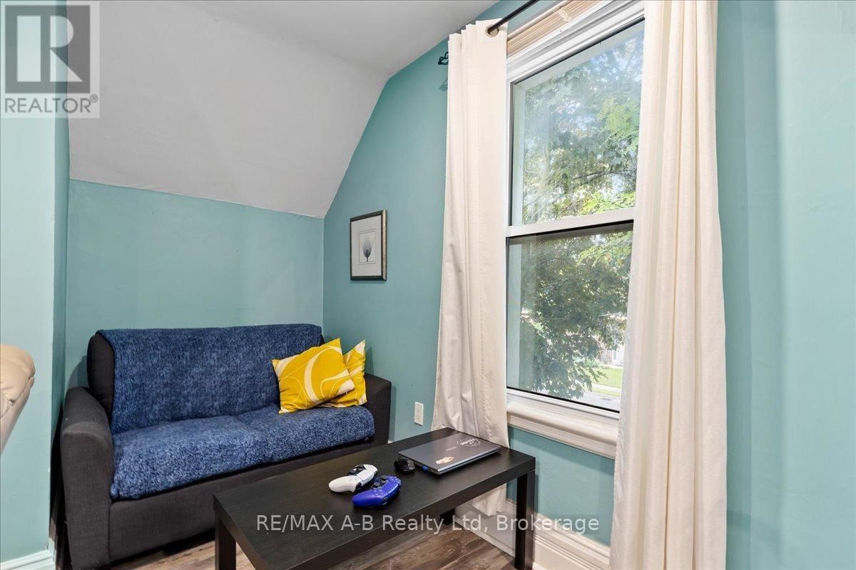 616 ONTARIO STREET Image 22