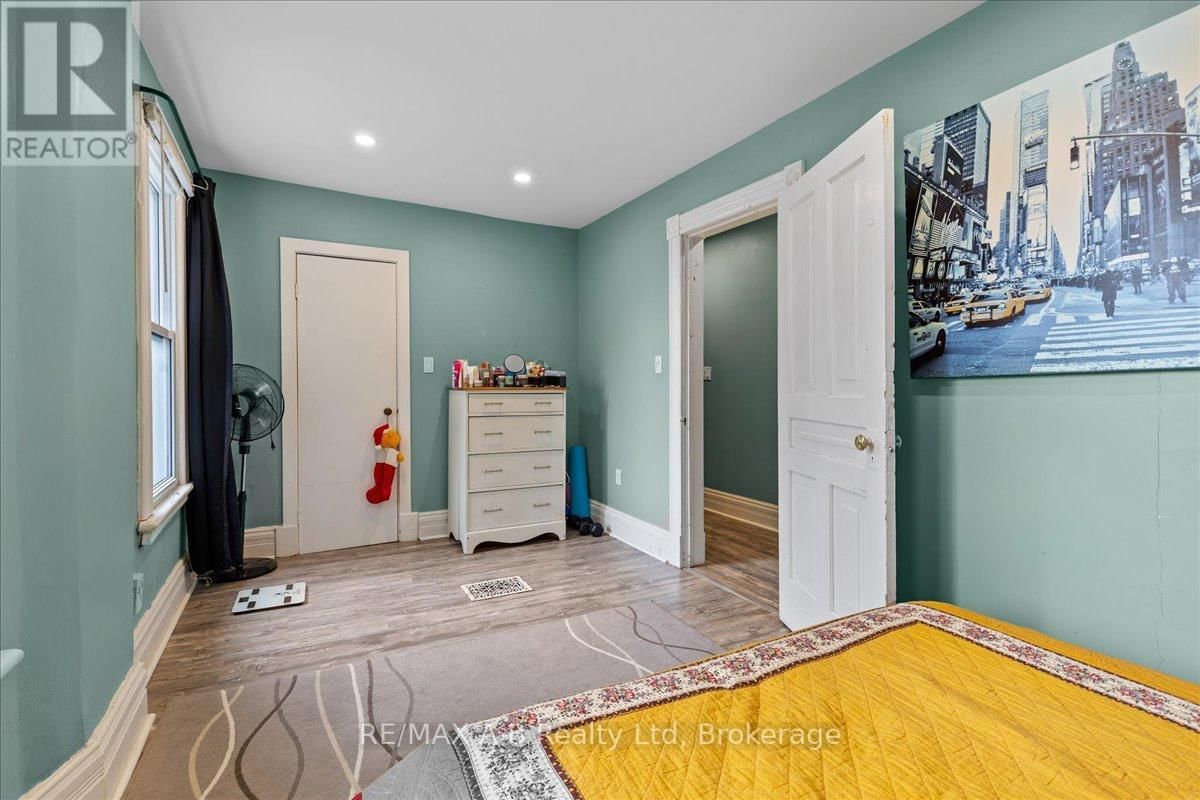616 ONTARIO STREET Image 29