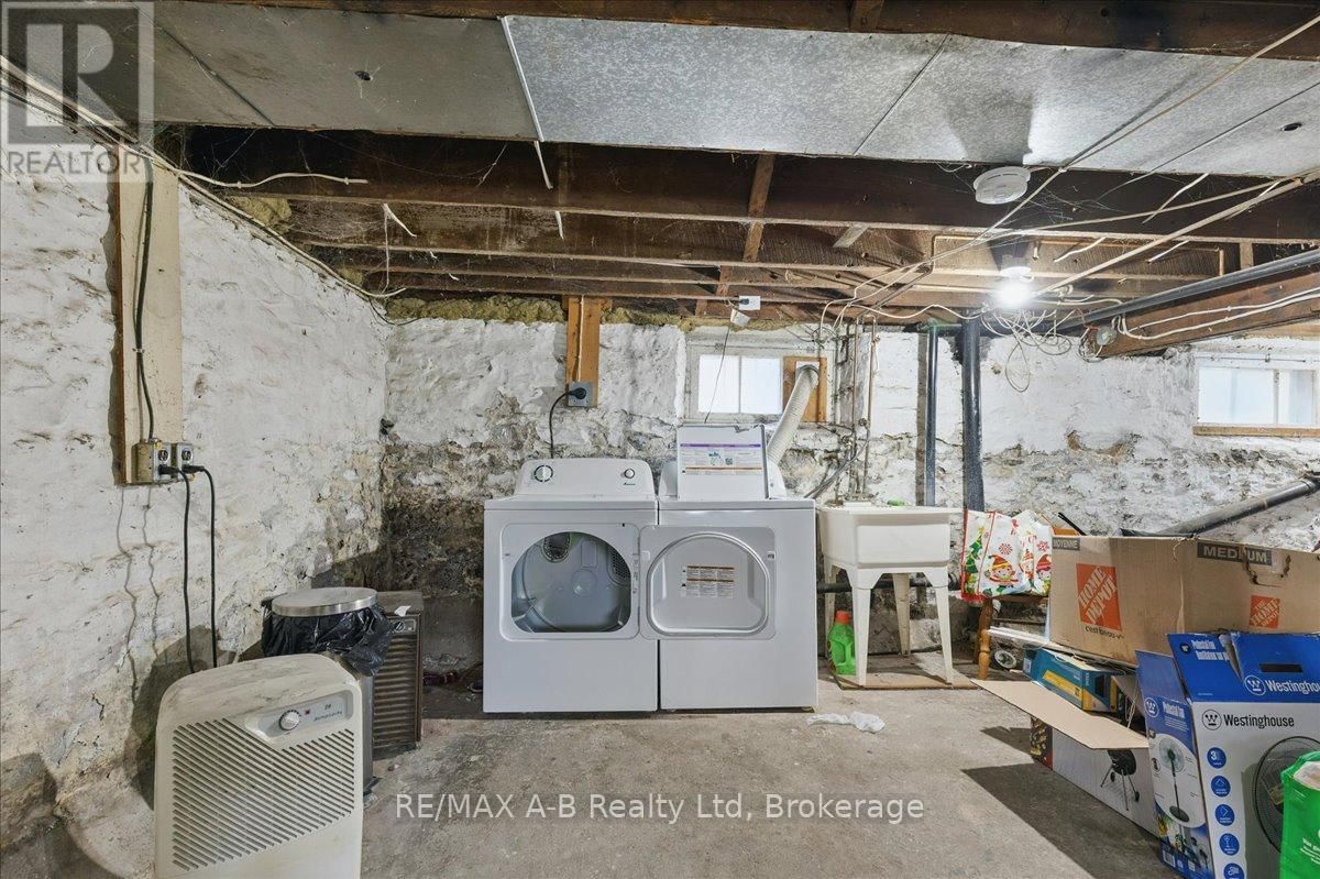 616 ONTARIO STREET Image 31