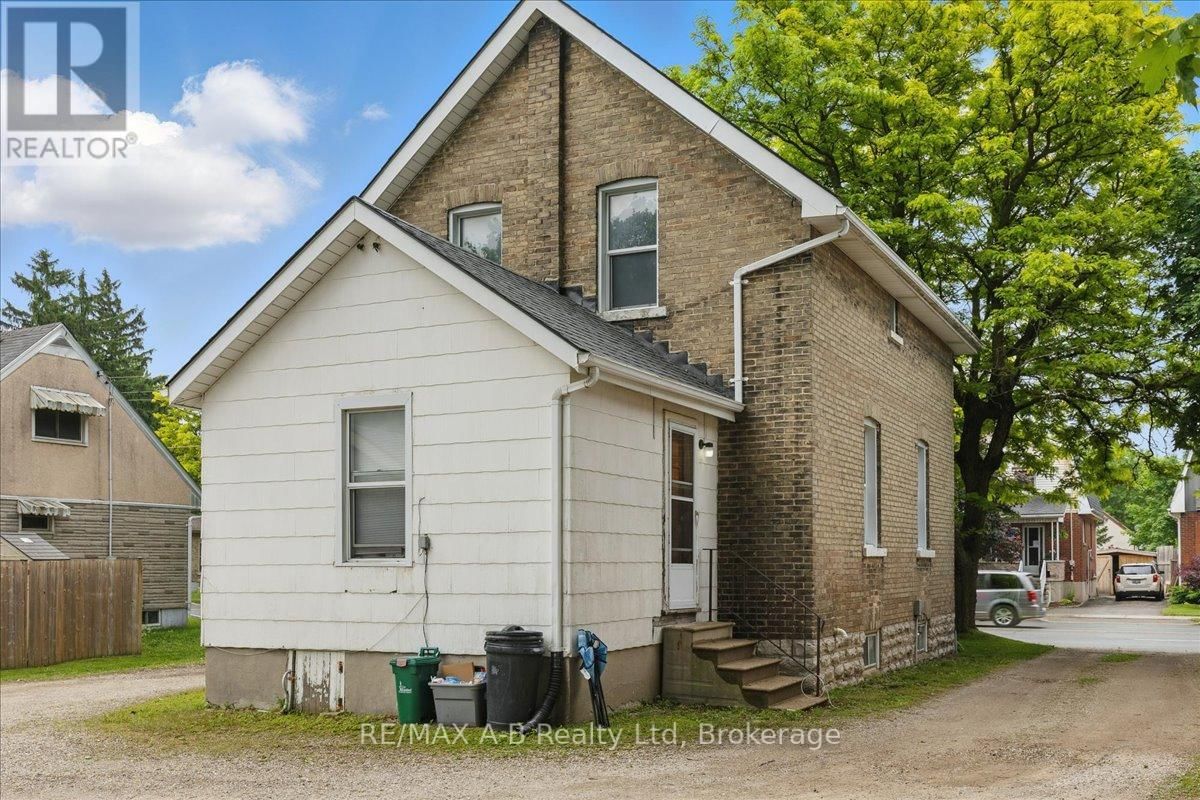 616 ONTARIO STREET Image 34