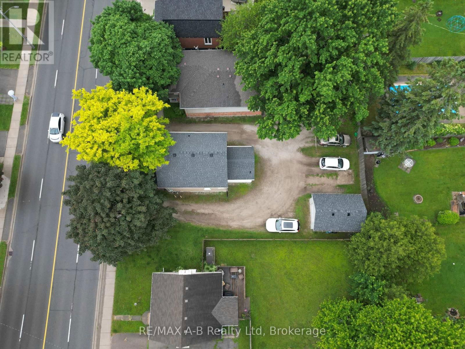 616 ONTARIO STREET Image 36