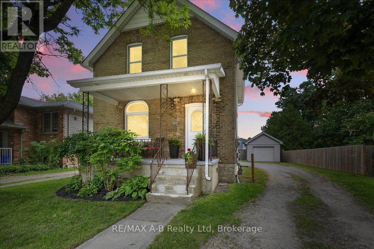 616 ONTARIO STREET Image 37