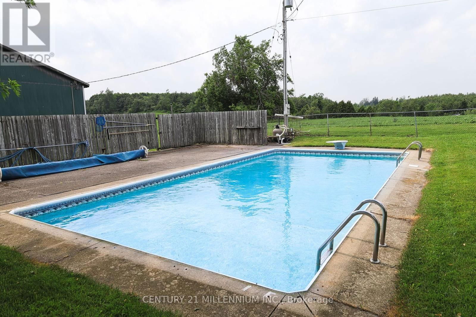 835526 4TH LINE Image 10