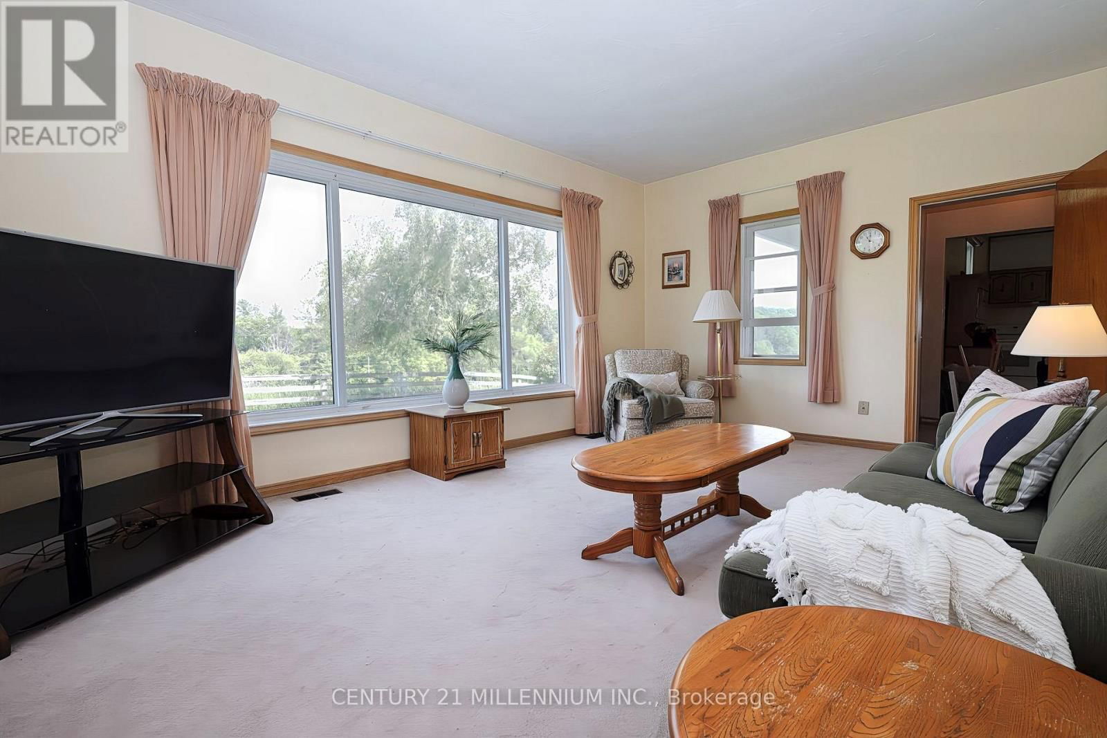 835526 4TH LINE Image 20