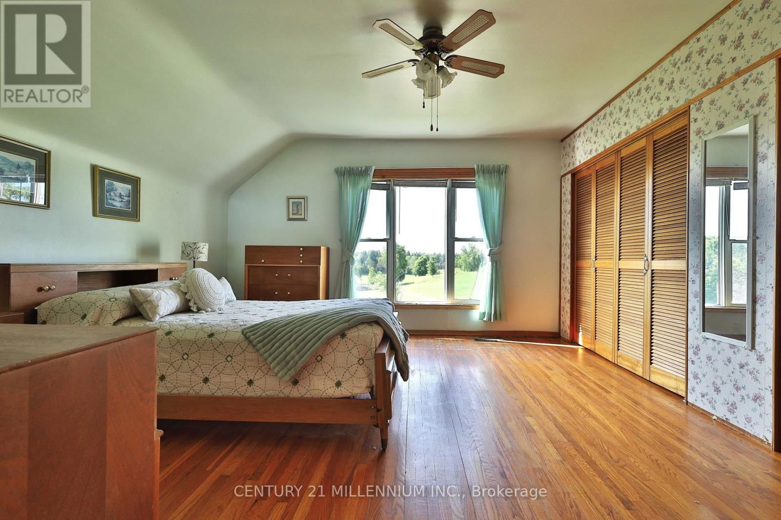 835526 4TH LINE Image 25