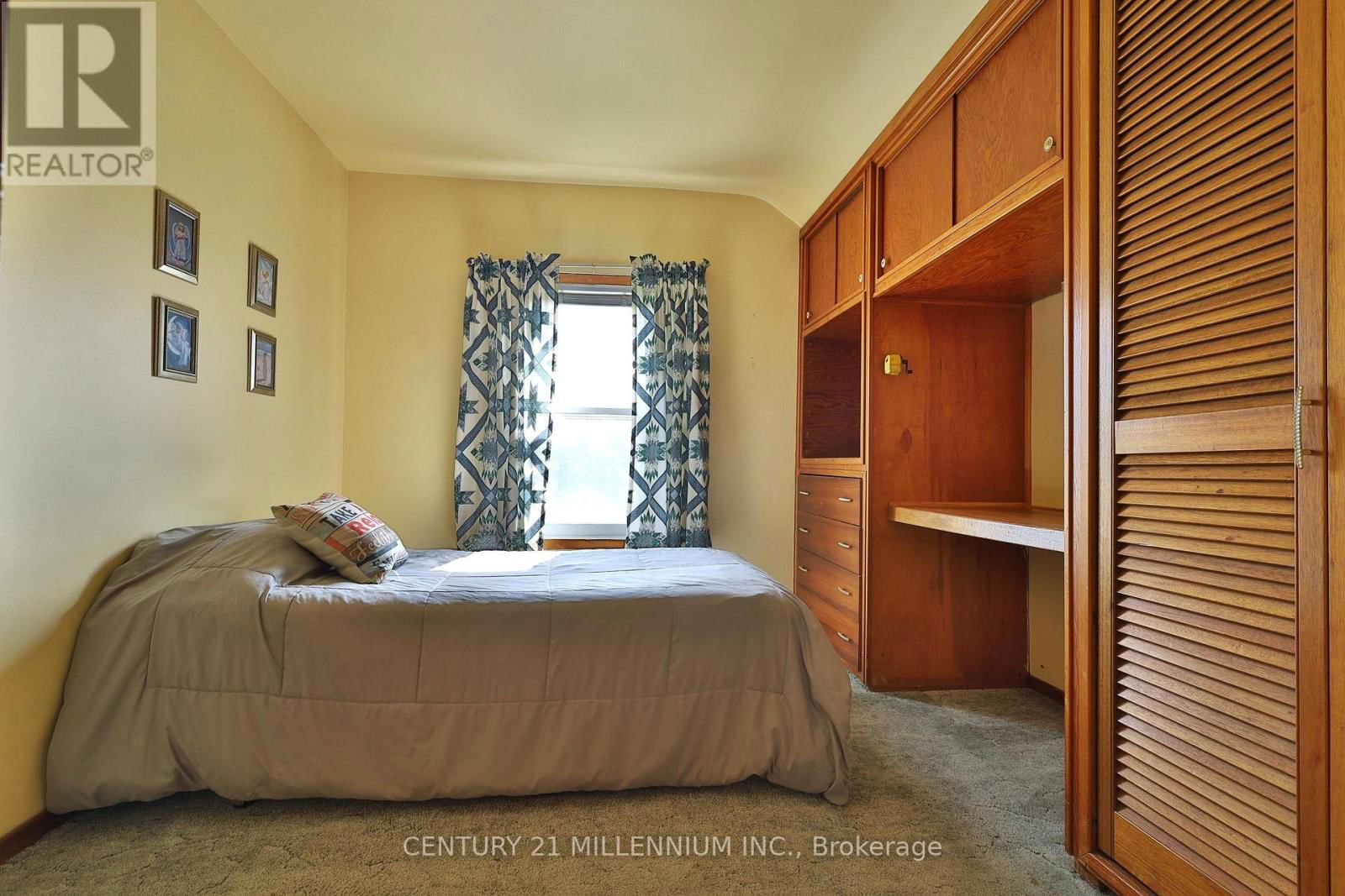 835526 4TH LINE Image 28
