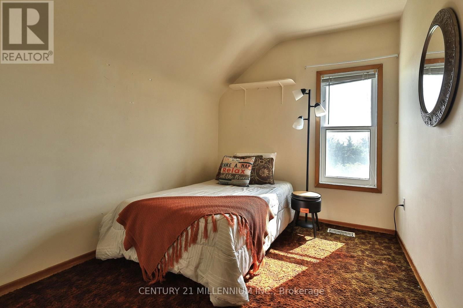 835526 4TH LINE Image 30