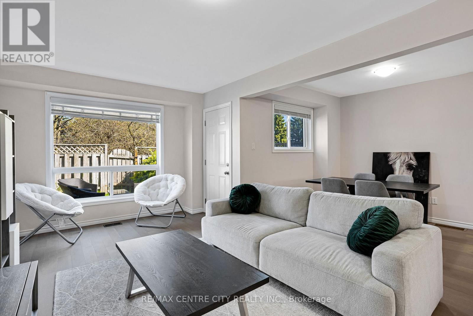 27 - 281 BLUEVALE STREET NORTH Image 13