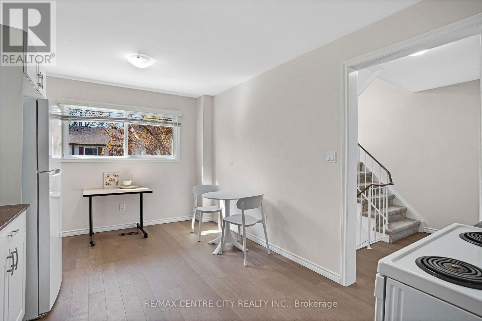 27 - 281 BLUEVALE STREET NORTH Image 15
