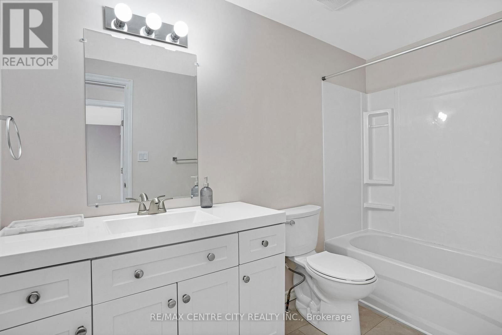 27 - 281 BLUEVALE STREET NORTH Image 22