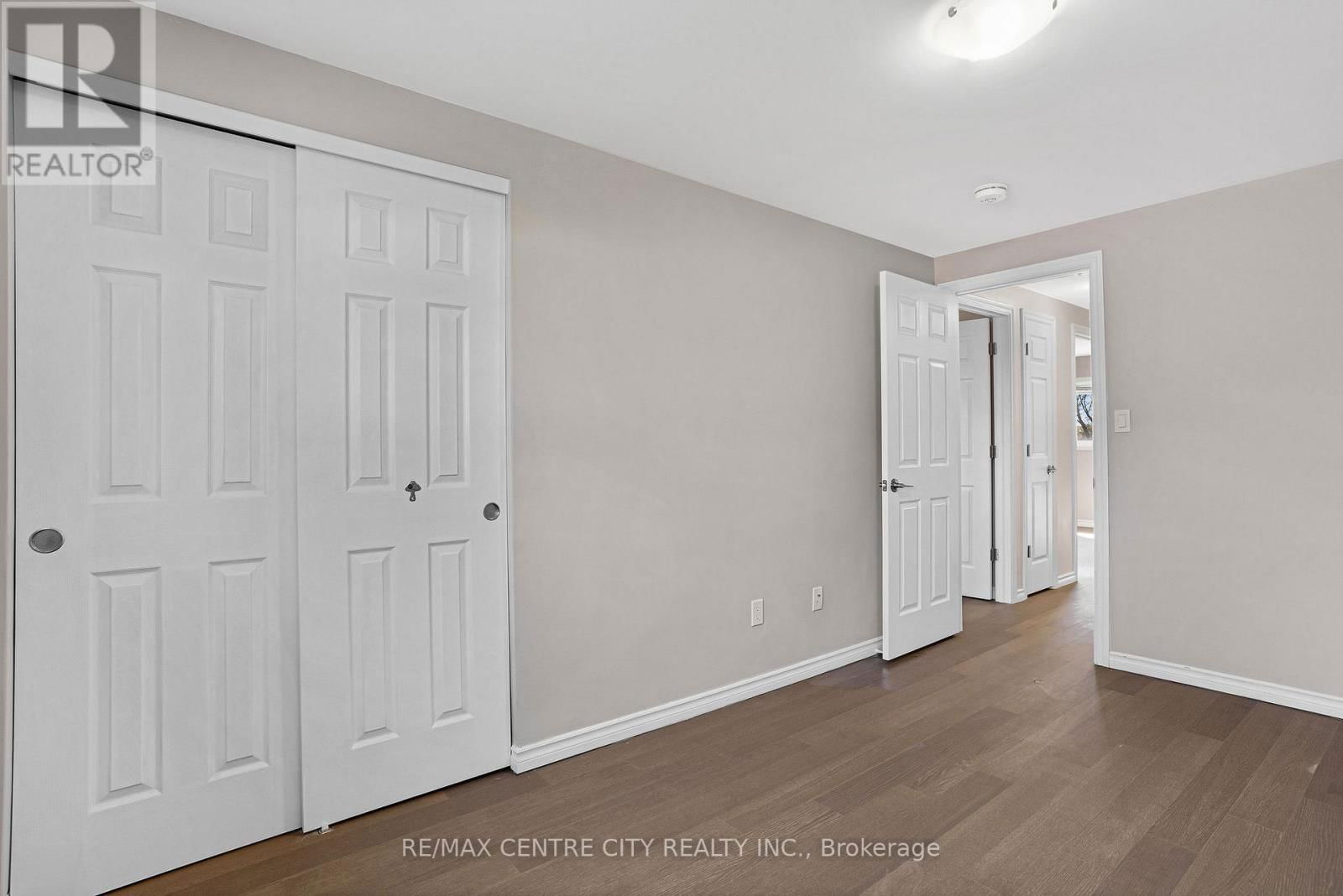 27 - 281 BLUEVALE STREET NORTH Image 26